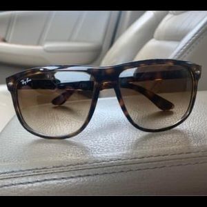 Unisex Ray-Ban Sunglasses